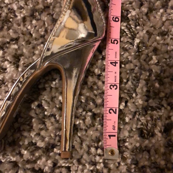 SIZE 7 & 9 MATALIC SILVER STILETTO HEELS - Picture 2 of 7